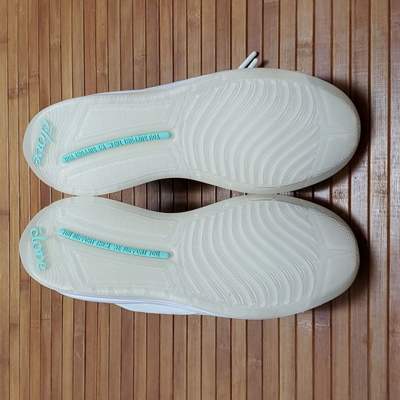 Clove Classic Core Women's Brilliant White Nursing Shoes, Various Size - Picture 5 of 7